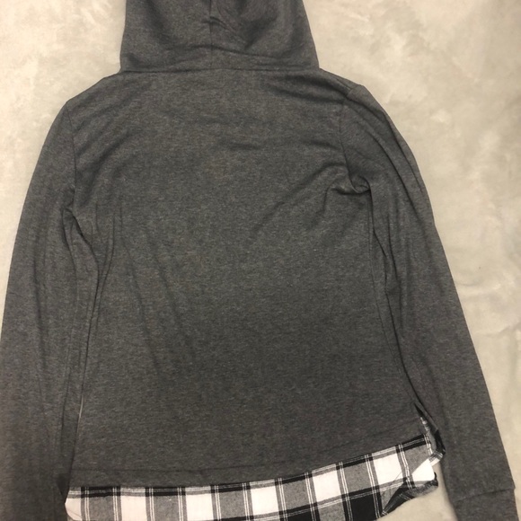 DJT Women’s Funnel neck check contrast pullover - Picture 3 of 6